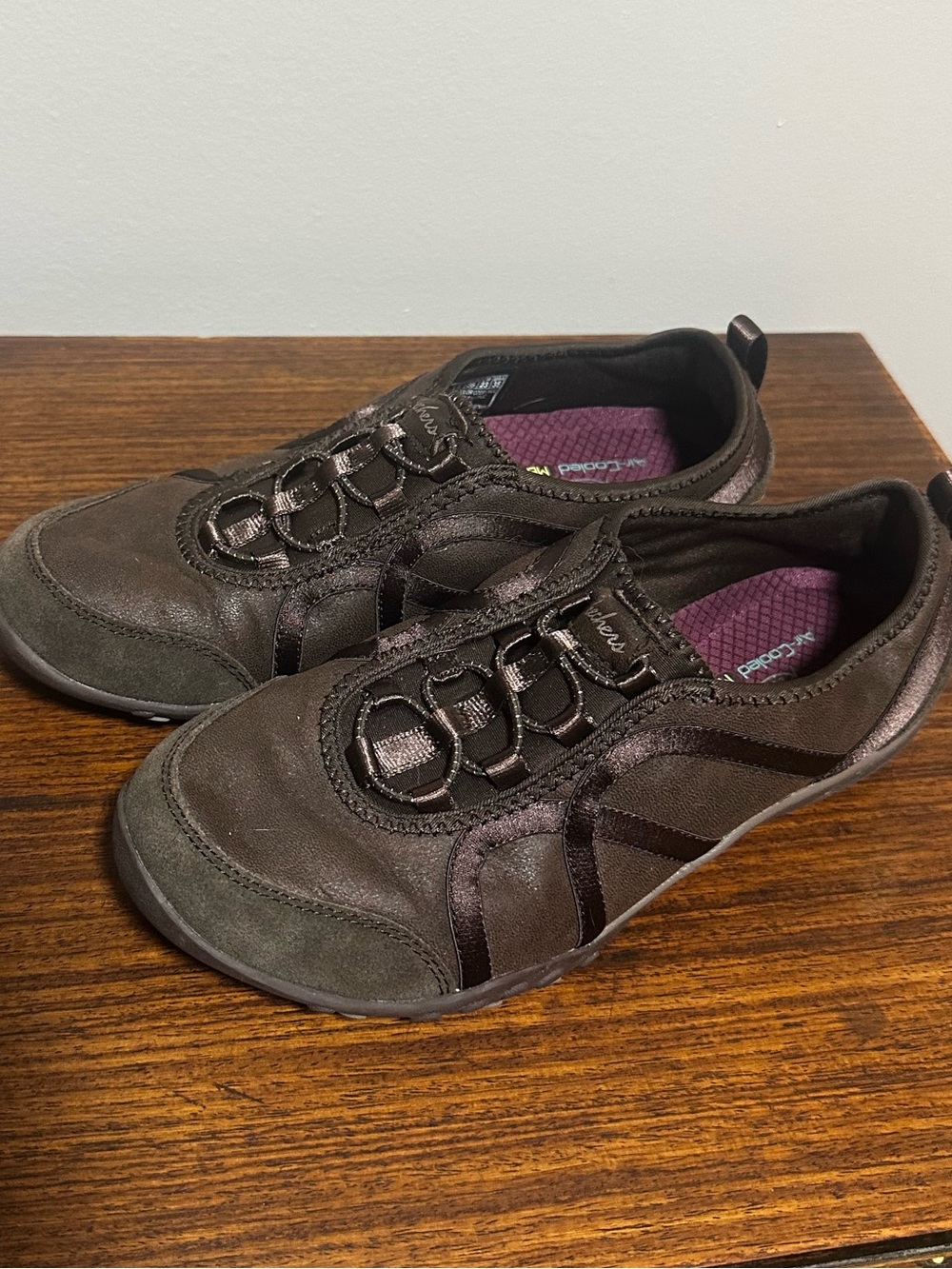 Brown Women's Casual Slip-On Sneakers Skechers size 6